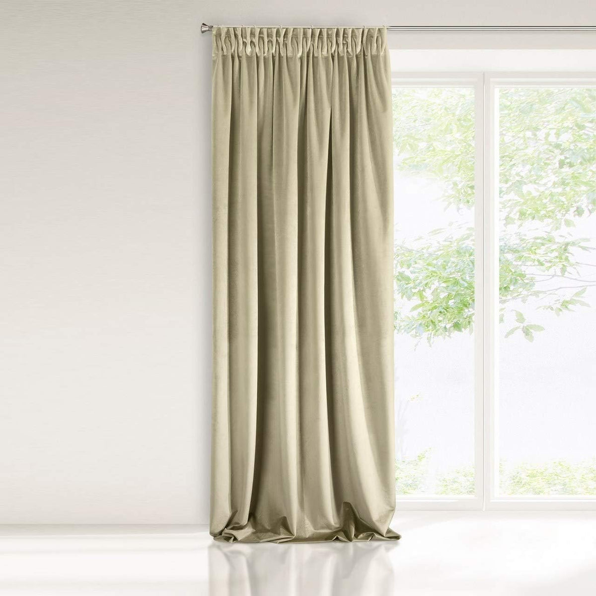 Beige Samtvorhänge - Hotelausstattung